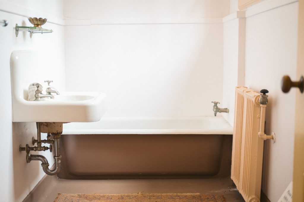 image of a bath tub - keeping you and your instrument healthy